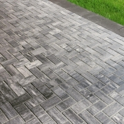 Paver patio with border
